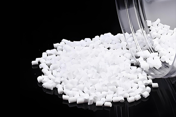 Polypropylene plastic products including containers and automotive parts